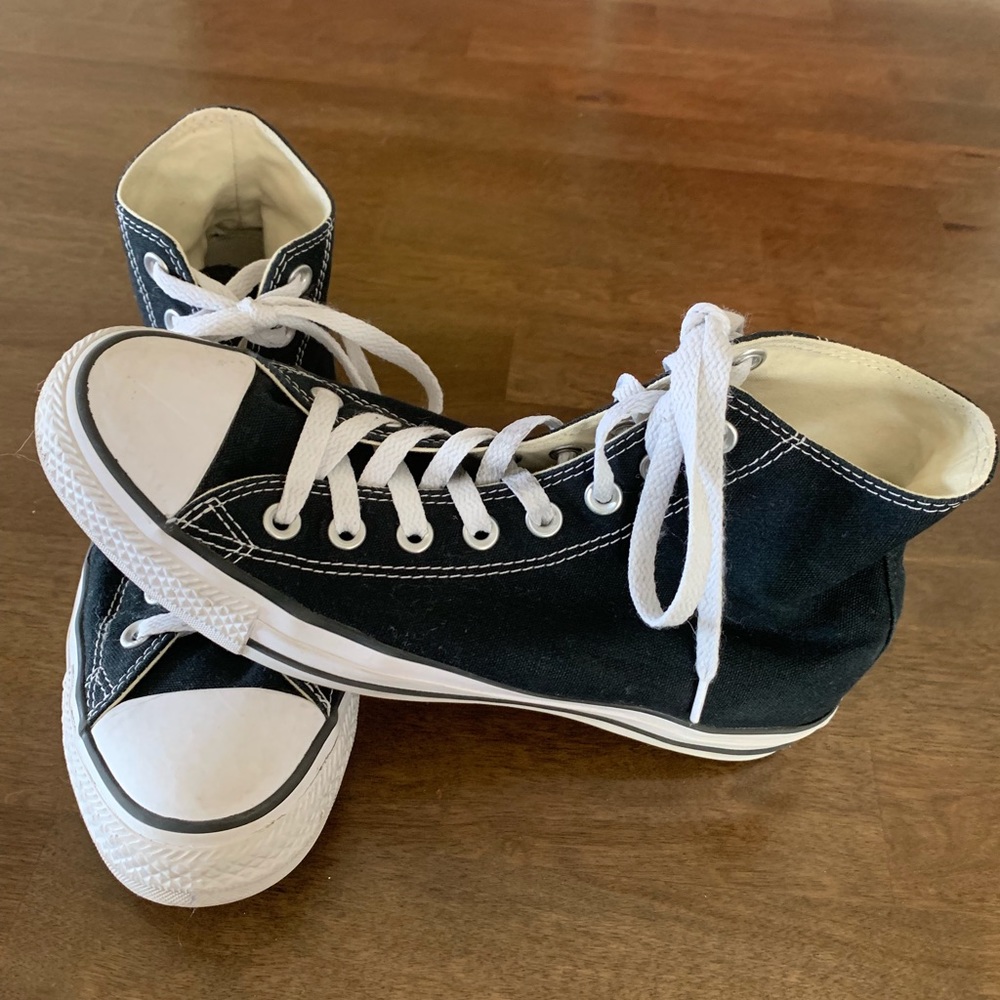 Converse Chuck Tayler high tops size 7